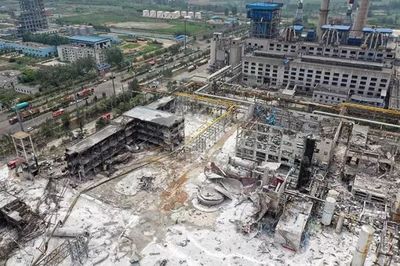 安全生产警钟长鸣 义马气化厂爆炸致15人遇难，甲醇泄露成焦点，全面调查启动